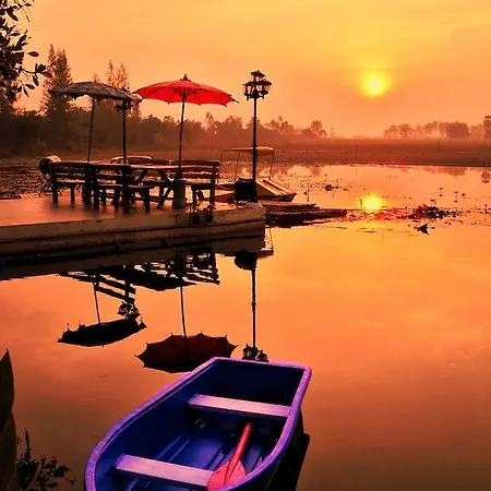 Golden Lake View Boutique Resort-2